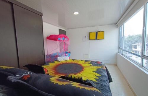 Kennedy Bed & Breakfast | Impresionante apartamento familiar 3er piso - 06 personas - El Edén Centro Comercial