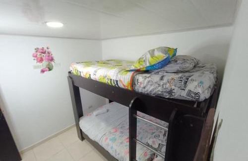 Kennedy Bed & Breakfast | Impresionante apartamento familiar 3er piso - 06 personas - El Edén Centro Comercial