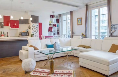 Faubourg-du-Roule Apartment | In a fantastic location overlooking the Arc de Triomphe & Champs Élysées
