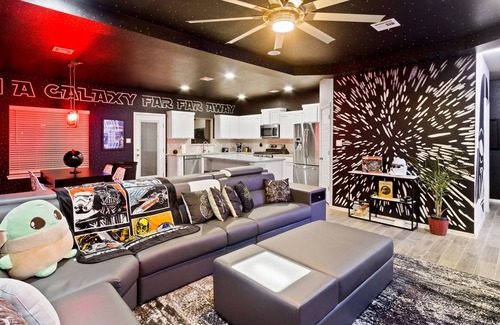 Northeast El Paso House | IN A GALAXY FAR FAR AWAY