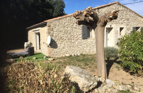 Lancon-Provence Villa | In a haven of peace villa with swimming pool, soccer field, pétanque.