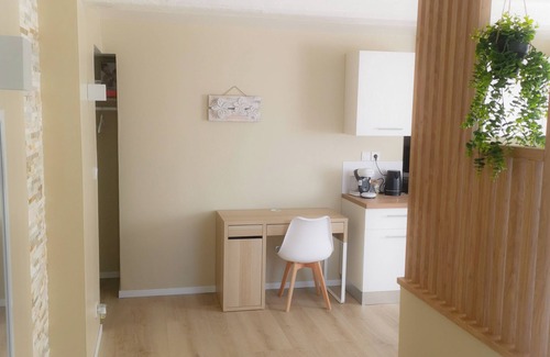 Saint-Germain-Lespinasse Apartment | In a peaceful village, superb 2-bedroom apartment with private courtyard