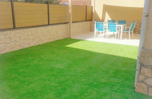 Saint-Germain-Lespinasse Apartment | In a peaceful village, superb 2-bedroom apartment with private courtyard