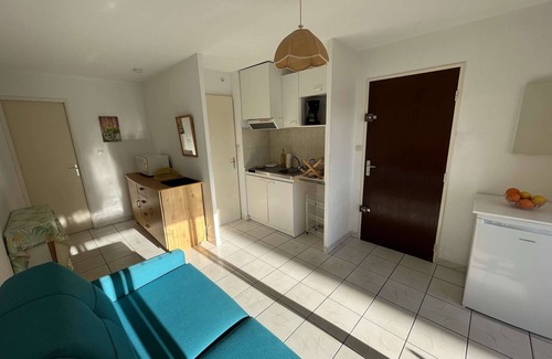 Marseillan Plage Apartment | In a residence with a swimming pool