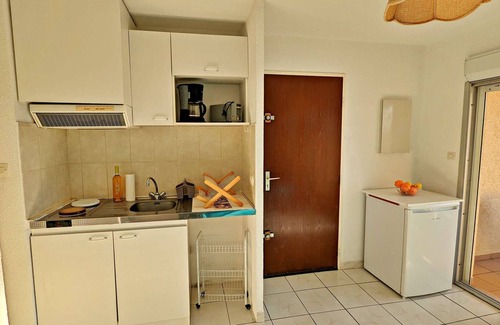 Marseillan Plage Apartment | In a residence with a swimming pool
