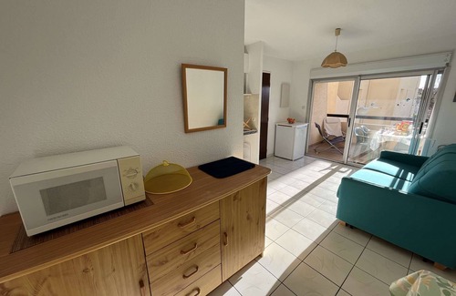 Marseillan Plage Apartment | In a residence with a swimming pool