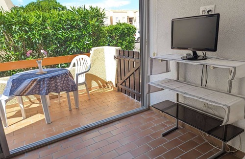 Marseillan Plage Apartment | In a residence with swimming pool