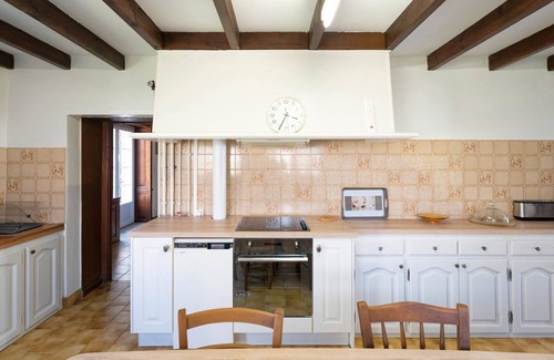 Creon-dArmagnac House | In a Wing of an Old Manor House