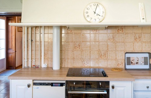 Creon-dArmagnac House | In a Wing of an Old Manor House