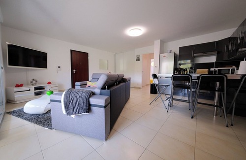 Calvi Apartment | In Calvi Super T3 new 70 m2 + Loggia 18 m2 facing south, beach and town center