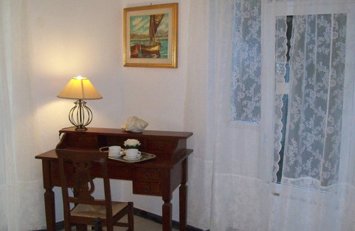 Borgo Antico Apartment | In historical centre of Monterosso, a romantic house with garden