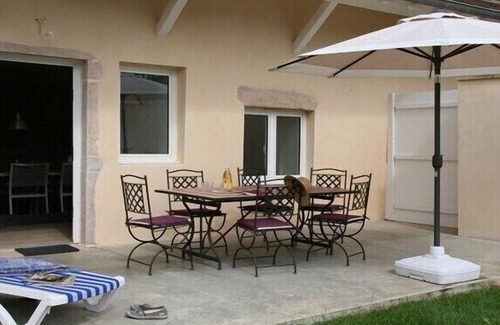 Cuisery Apartment | in La Fontenelle, Cuisery