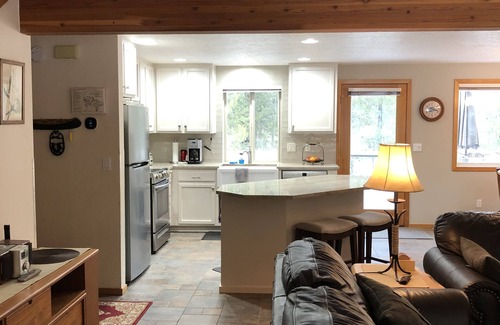 Sunriver House | IN SUNRIVER-Beautiful, remodeled, 3BR/3BA, HotTub, 8SHARC Passes, Pets OK