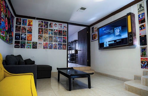 Mexicali Apartment | In the best area. Comfortable and original apartment with 80s theme