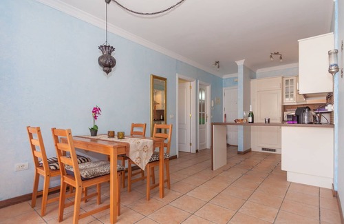 El Medano Apartment | In the center of El Médano with private hot tub, near the beach and garage place
