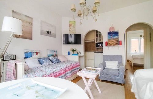 Koksijde-Bad Apartment | In the center of Koksijde welcomes you this cozy and lovingly decorated vacation home.
