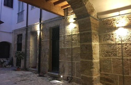 Castellammare Vucciria House | in the earth of old town