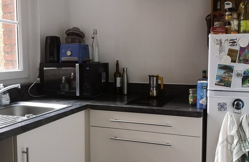 Saint-Fargeau Apartment | In the heart of a lively district, Wi-Fi, shops, parks and transport nearby.