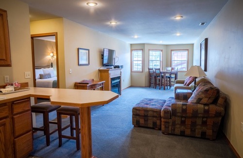 Leavenworth Apartment | In the heart of downtown - Front Street - Leavenworth's main shopping/dining street