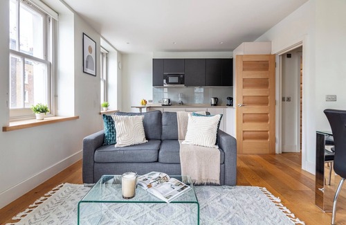 Fitzrovia Apartment | In the Heart of Fitzrovia – Soho - Beautiful 1BR Flat in Central London