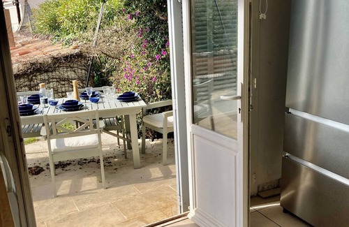 Le Mourillon House | In the heart of Mourillon superb villa 50 m from the sea