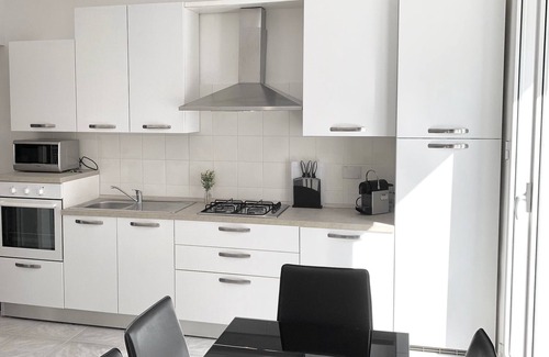 Old Town Apartment | In The Heart of Old Town, Stunning Flat with Rooftop Terrace, 3BED/1BATH/WIFI/AC