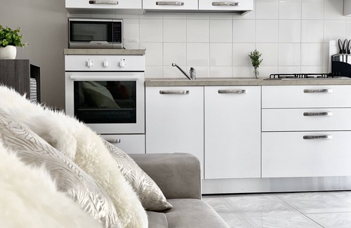 Old Town Apartment | In The Heart of Old Town, Stunning Flat with Rooftop Terrace, 3BED/1BATH/WIFI/AC