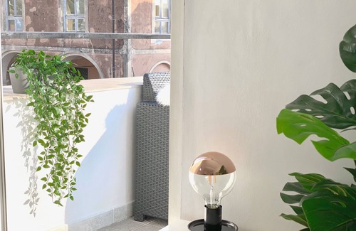 Old Town Apartment | In The Heart of Old Town, Stunning Flat with Rooftop Terrace, 3BED/1BATH/WIFI/AC