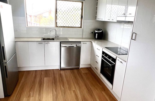 Redcliffe Apartment | IN THE HEART OF REDCLIFFE WITH EXTRAS