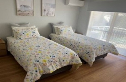 Redcliffe Apartment | IN THE HEART OF REDCLIFFE WITH EXTRAS