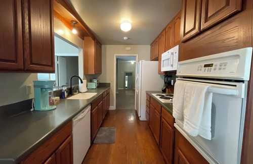 Southeastern Sacramento House | In the heart of Sacramento, this home offers comfortable and convenient living.