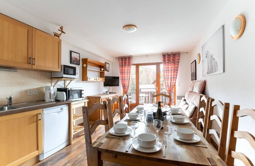 La Joue du Loup Apartment | In the heart of the resort, for 8 people