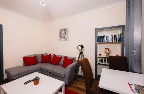 Newington Apartment | In the Heart of the Old Town Apartment