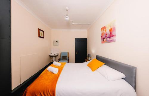 Newington Apartment | In the Heart of the Old Town Apartment