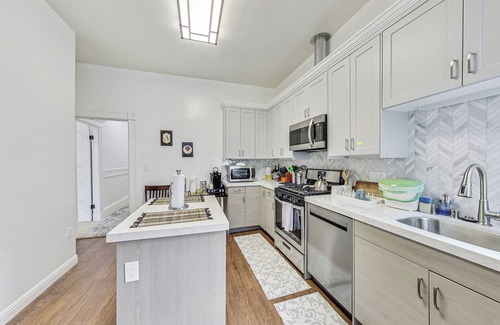 Panhandle House | In the Heart of Haight Ashbury 5 Bedroom House