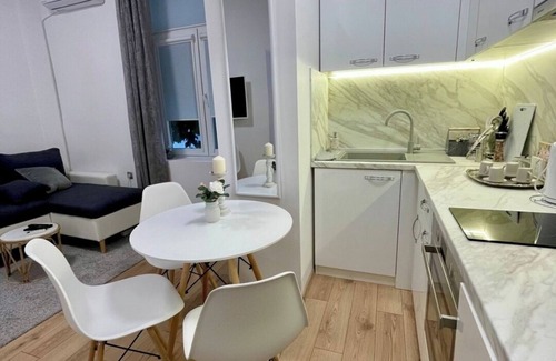 Varna City Centre Apartment | In the Heart of Varna-By the Sea and Sea Garden