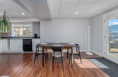 Central Okanagan House | In the heart of wine country and minutes from the beach