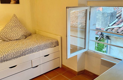 Cassis Apartment | In the historic center of Cassis, a stone's throw from the beaches