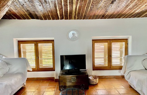 Cassis Apartment | In the historic center of Cassis, a stone's throw from the beaches