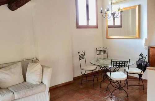 Cassis Apartment | In the historic center of Cassis, a stone's throw from the beaches