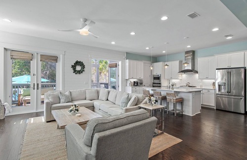 Watercolor House | In the Key of the Sea! Private Saltwater Pool & Hot Tub | Free 6 Bikes + 6-Seater Golf Cart Included