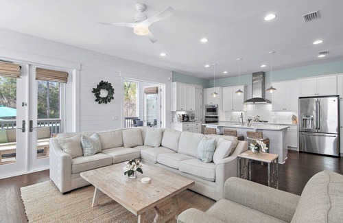 Watercolor House | In the Key of the Sea! Private Saltwater Pool & Hot Tub | Free 6 Bikes + 6-Seater Golf Cart Included