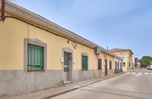 San Martin de la Vega House | In the outskirts of Madrid, this pleasant vacation home welcomes you in San Martin.