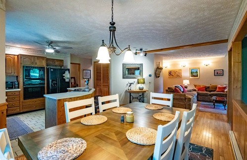 Timberline House | In The Pines - 2524 Timberline Road