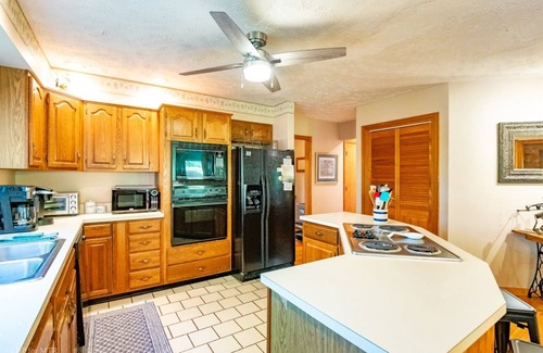 Timberline House | In The Pines - 2524 Timberline Road