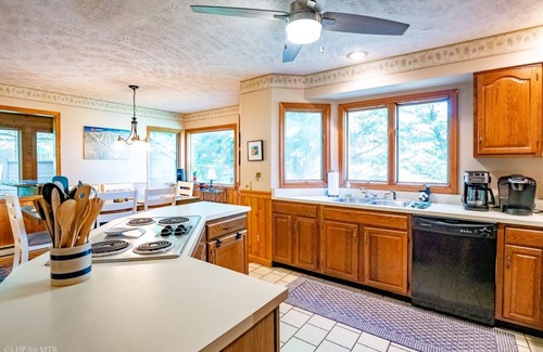 Timberline House | In The Pines - 2524 Timberline Road