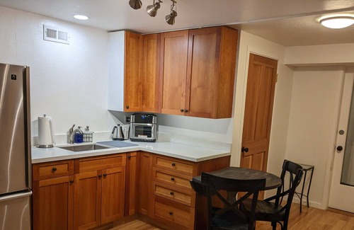 Tamalpais-Homestead Valley Apartment | "In the Trees" Private apartment in a house