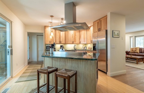 Fennville House | In the Trees- Relaxing getaway with hot tub! 400ft to private Lake Access!