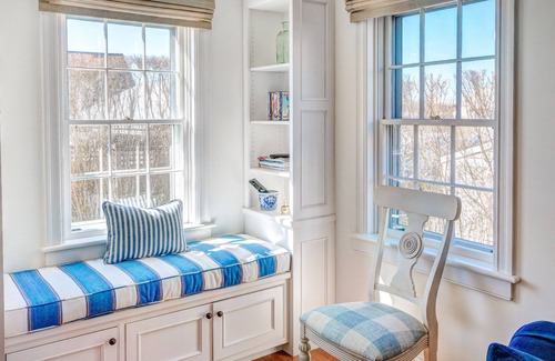 Nantucket Town House | In town/5 Bd/5 Bth/3 Fam Rms/screen porch/possible car ferry for summer wks
