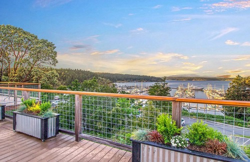 Friday Harbor House | In Town! Cannery Inn-Salish